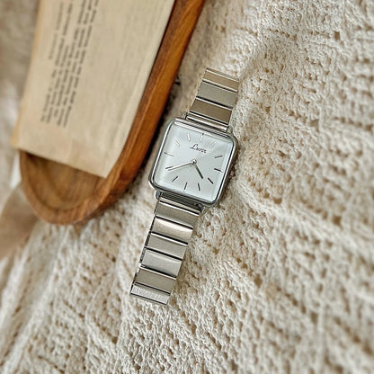 1 peça de ouro retro simples e elegante relógio feminino pulseira de aço inoxidável relógio de quartzo mostrador quadrado moda casual à prova dwaterproof água relógio feminino adequado para uso diário jantar e outras
